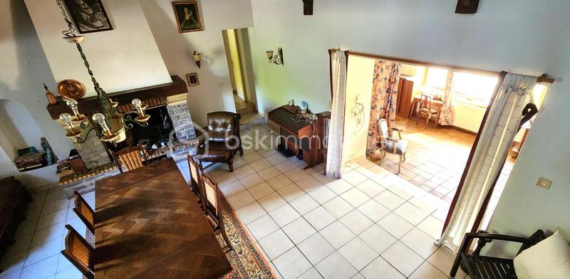 Maison - 211 m² - 7 pièces