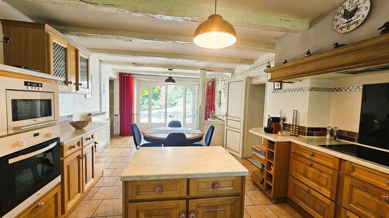 Moulin - 286 m² - 9 pièces