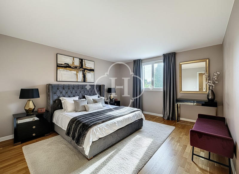 Maison - 195 m² - 7 pièces