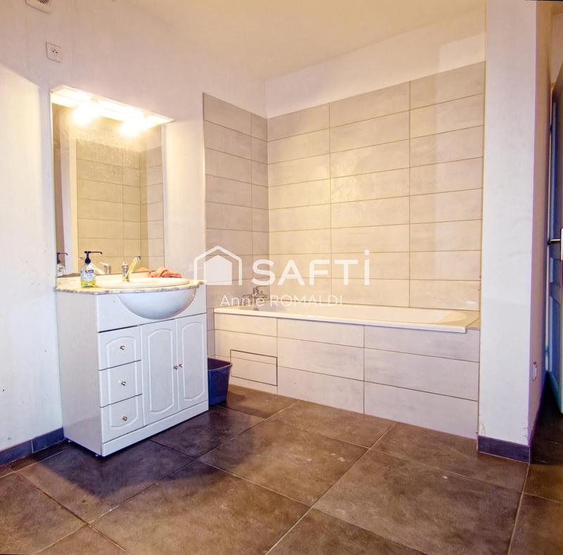 Appartement - 140 m² - 5 pièces