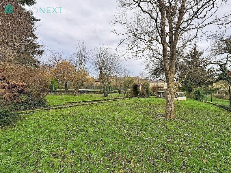 Maison - 213 m² - 9 pièces