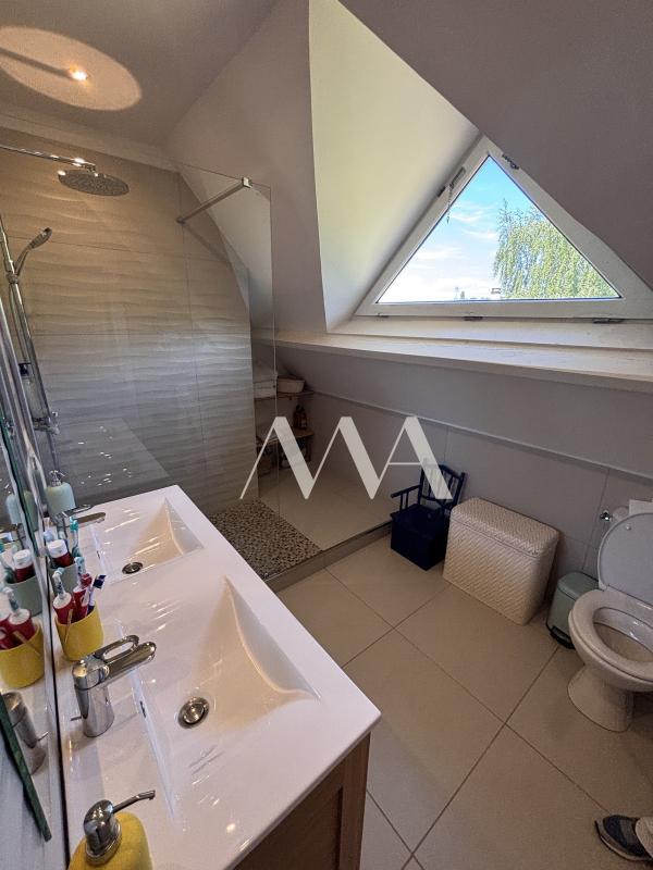 Maison - 162 m² - 6 pièces