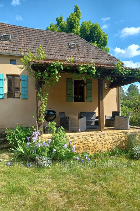 Propriété - 276 m² - 10 pièces