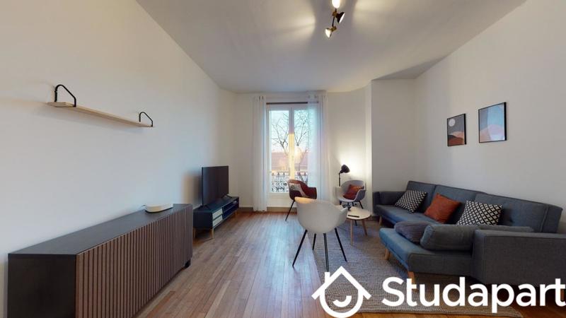 Chambre - 11 m² - 1 pièce