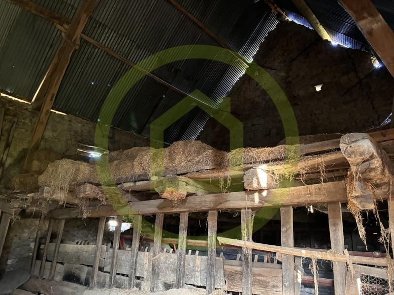 Grange - 250 m² - 2 pièces