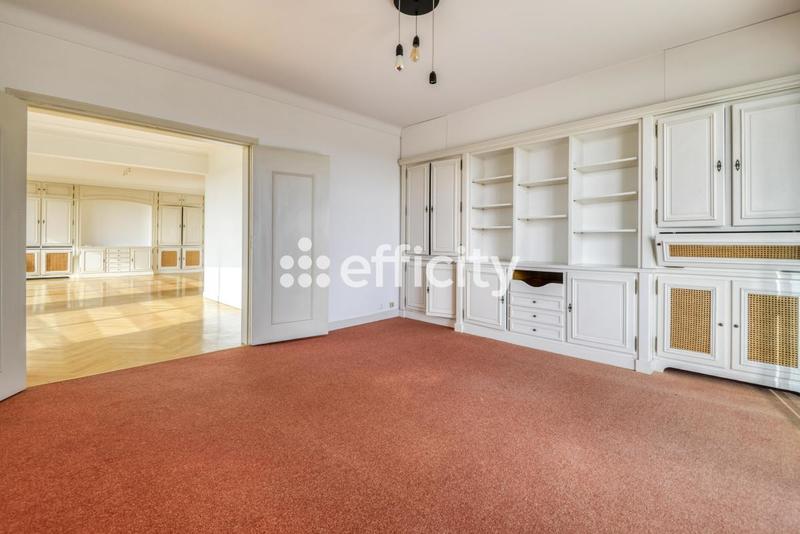 Appartement - 157 m² - 6 pièces