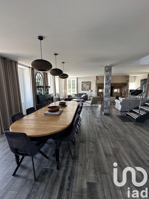 Maison - 227 m² - 9 pièces