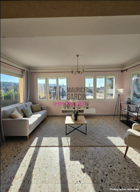 Maison - 220 m² - 6 pièces