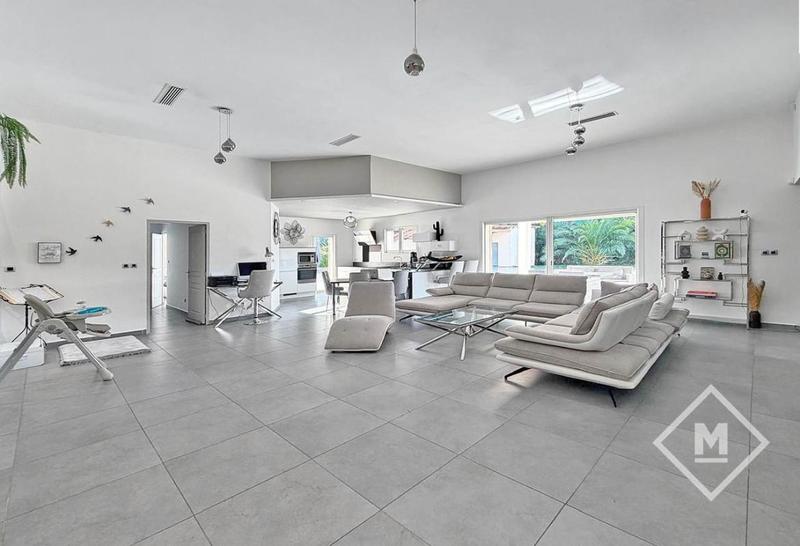 Maison d'architecte - 250 m² - 7 pièces