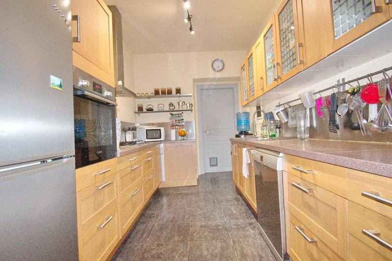 Maison - 363 m² - 12 pièces