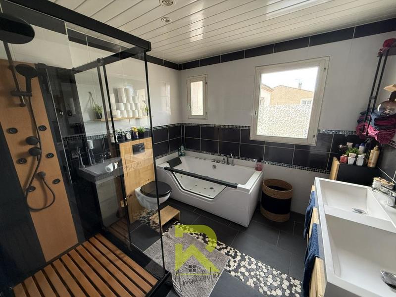 Villa - 250 m² - 8 pièces