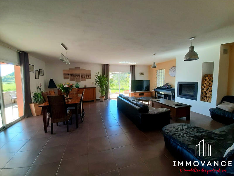 Villa - 196 m² - 7 pièces