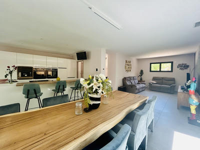 Maison - 145 m² - 5 pièces