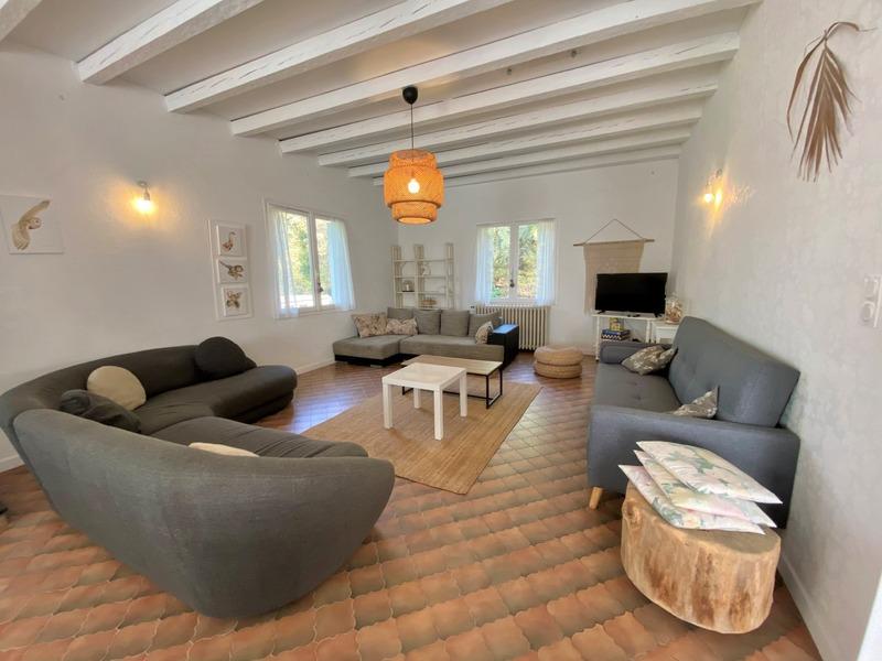 Maison - 220 m² - 7 pièces