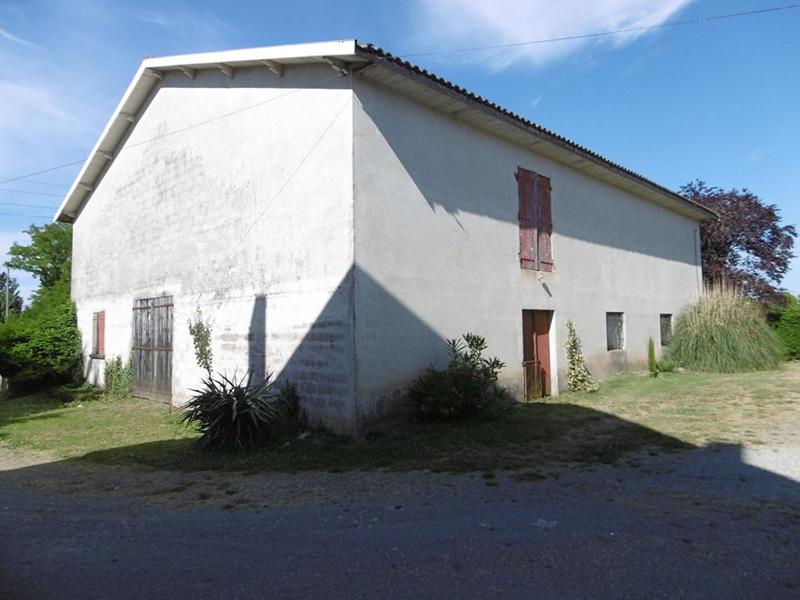 Maison - 235 m² - 9 pièces