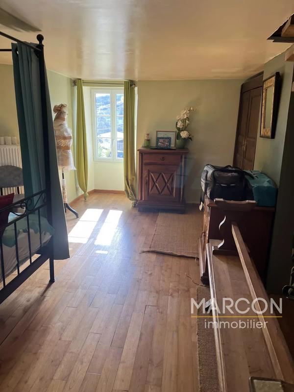 Maison - 128 m² - 4 pièces