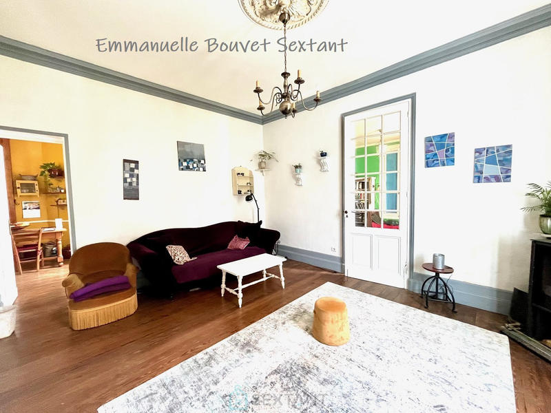 Maison - 180 m² - 9 pièces