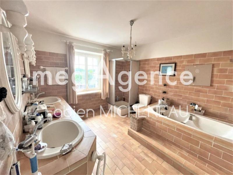 Maison - 240 m² - 10 pièces