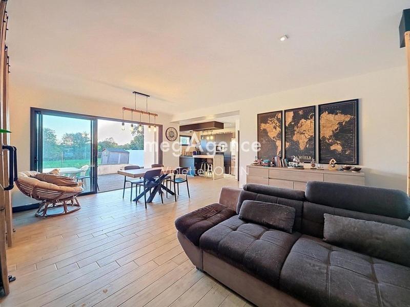 Maison - 98 m² - 5 pièces