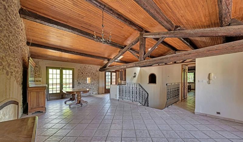 Maison - 247 m² - 9 pièces