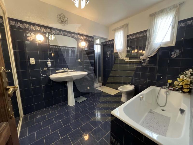 Maison - 143 m² - 6 pièces