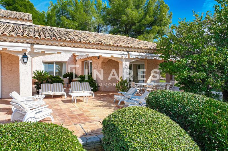 Villa - 410 m² - 9 pièces