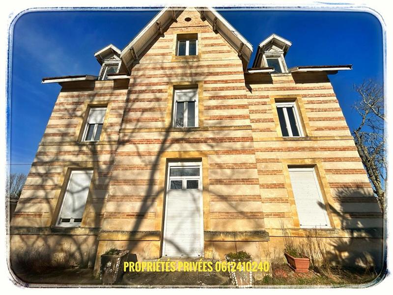 Demeure - 190 m² - 6 pièces