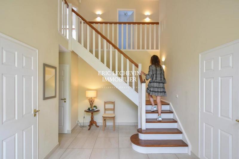 Villa - 200 m² - 8 pièces