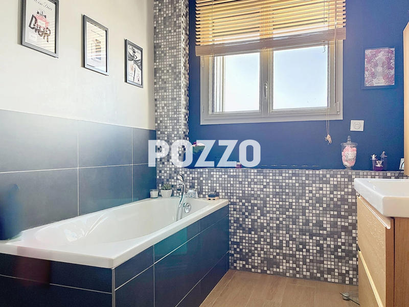 Maison - 150 m² - 8 pièces