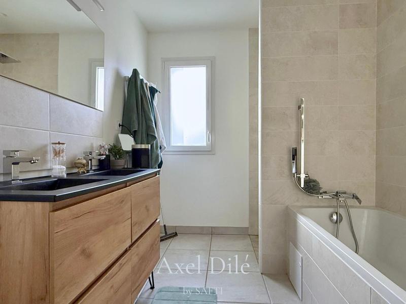 Maison - 89 m² - 5 pièces