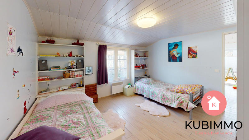 Maison - 210 m² - 8 pièces