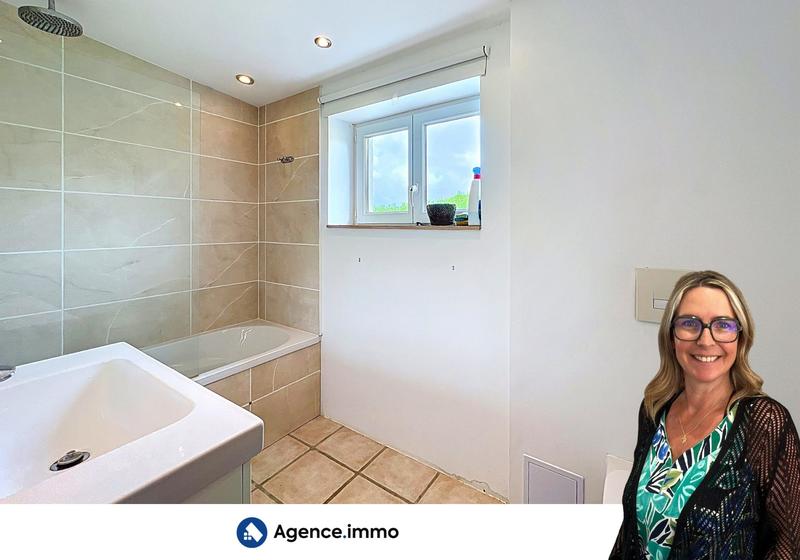 Maison - 234 m² - 8 pièces