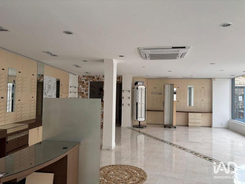 Local commercial - 82 m²