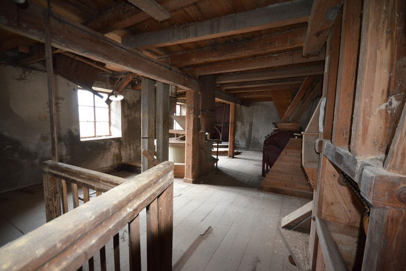 Moulin - 540 m² - 10 pièces