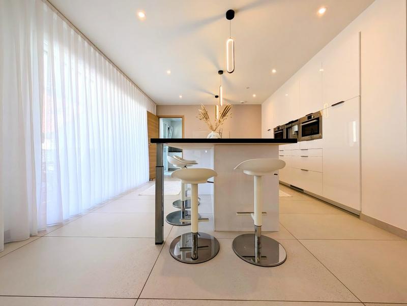 Maison - 180 m² - 6 pièces