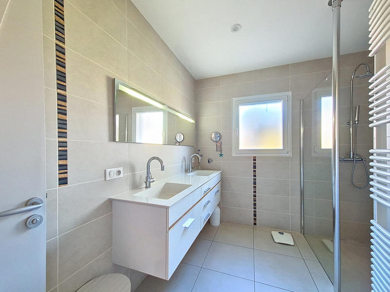 Villa - 165 m² - 6 pièces