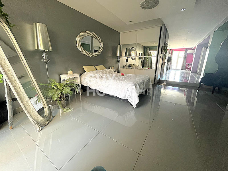 Immeuble - 7 pièces