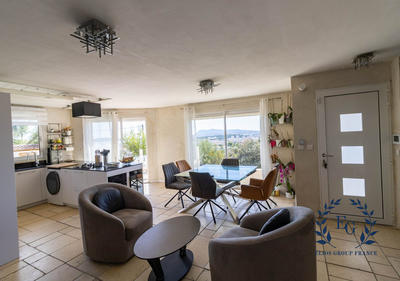 Maison contemporaine - 160 m² - 7 pièces