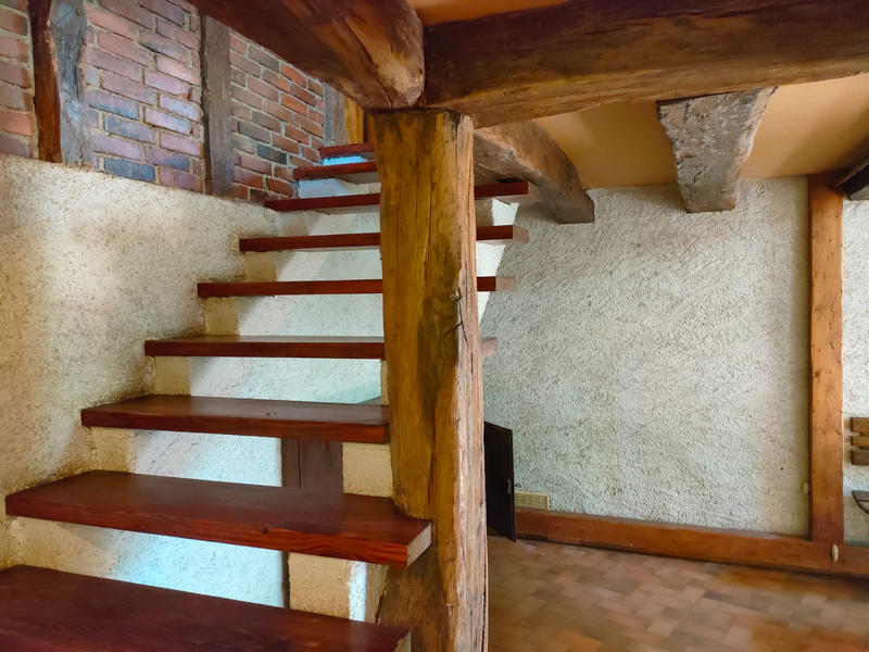 Maison - 233 m² - 9 pièces