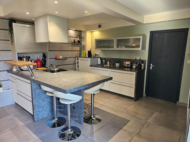 Maison - 140 m² - 4 pièces