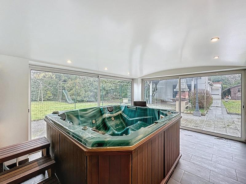 Maison - 177 m² - 7 pièces