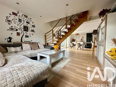 Maison - 98 m² - 5 pièces