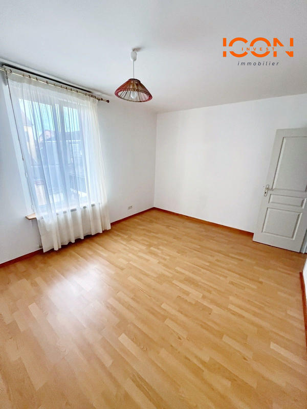 Maison - 102 m² - 4 pièces