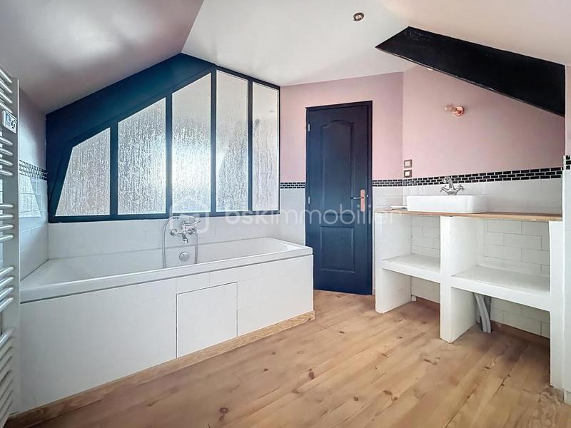 Maison traditionnelle - 160 m² - 7 pièces