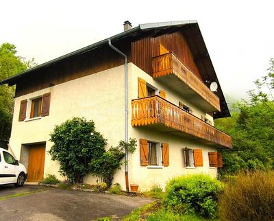 Maison - 353 m² - 8 pièces