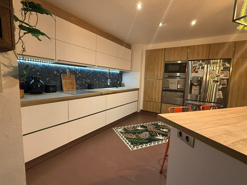 Maison - 198 m² - 10 pièces