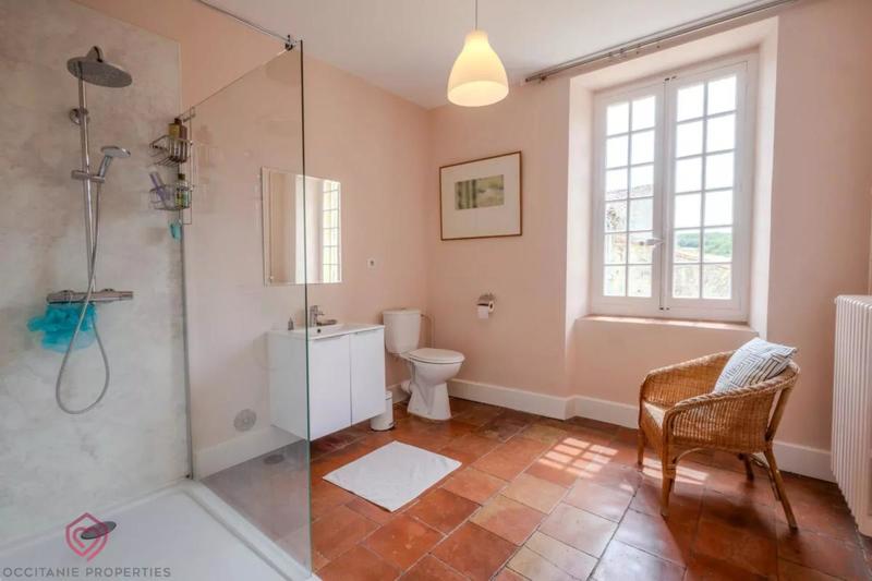 Propriété - 520 m² - 13 pièces