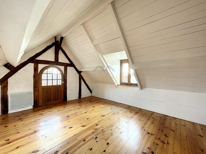 Maison - 104 m² - 6 pièces