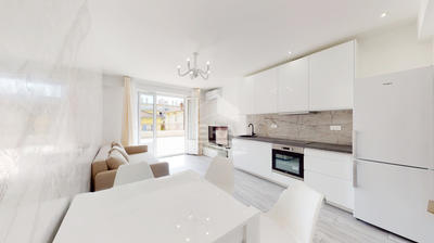 Maison - 167 m² - 9 pièces