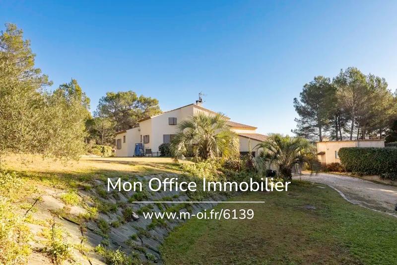 Maison traditionnelle - 107 m² - 4 pièces